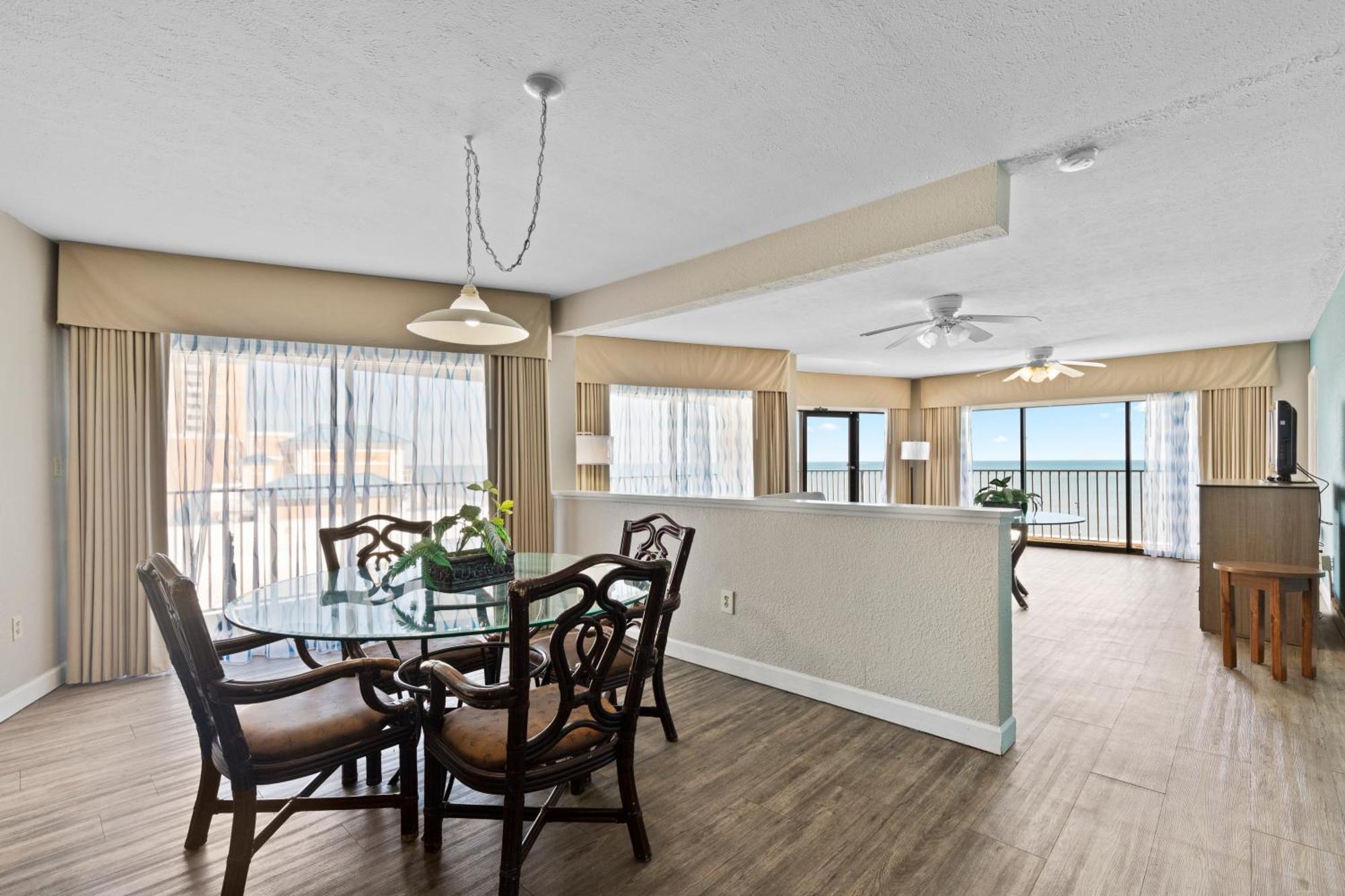 Ocean Crest Inn And Suites Myrtle Beach Extérieur photo